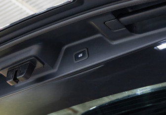 Подержанный автомобиль Land Rover Range Rover 2014 года (34 фото)