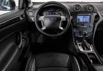 Подержанный автомобиль Ford Mondeo Sedan 2012 года (11 фото)