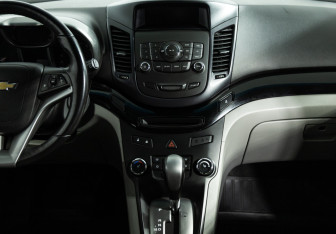 Подержанный автомобиль Chevrolet Orlando 2012 года (14 фото)