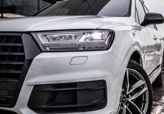 Подержанный автомобиль Audi Q7 2017 года (2 фото)