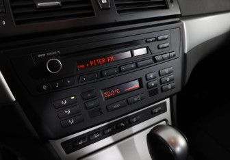 Подержанный автомобиль BMW X3 2010 года (13 фото)