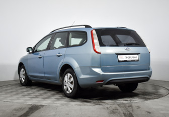 Подержанный автомобиль Ford Focus Wagon 2009 года (7 фото)