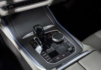 Подержанный автомобиль BMW X5 2019 года (11 фото)