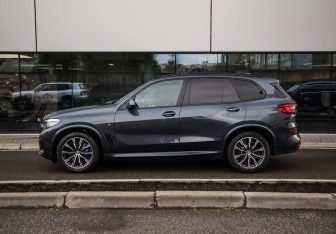 Подержанный автомобиль BMW X5 2020 года (9 фото)