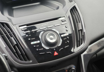 Подержанный автомобиль Ford Kuga 2013 года (20 фото)