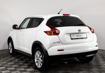 Подержанный автомобиль Nissan Juke 2012 года (7 фото)