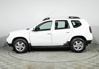 Подержанный автомобиль Renault Duster 2016 года (8 фото)
