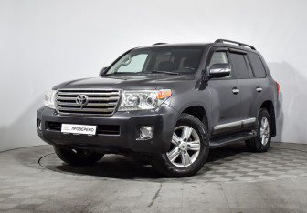 Подержанный автомобиль Toyota Land Cruiser Suv 2013 года (2 фото)