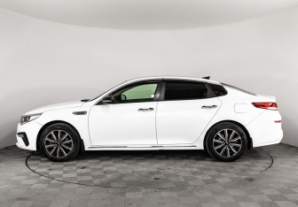 Подержанный автомобиль Kia Optima Sedan 2019 года (8 фото)