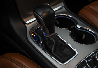 Подержанный автомобиль Jeep Grand Cherokee 2021 года (21 фото)