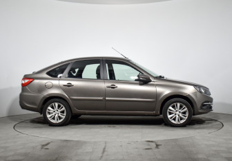 Подержанный автомобиль LADA (ВАЗ) Granta Liftback 2019 года (4 фото)