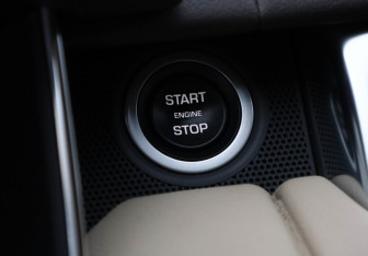 Подержанный автомобиль Land Rover Range Rover Sport 2020 года (22 фото)