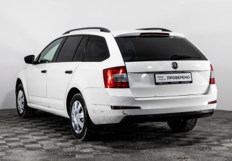 Подержанный автомобиль Skoda Octavia Wagon 2014 года (7 фото)