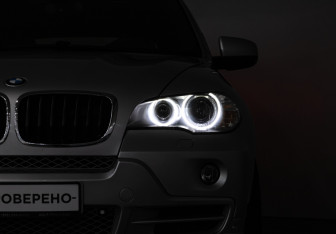 Подержанный автомобиль BMW X5 2007 года (30 фото)