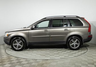 Подержанный автомобиль Volvo XC90 2008 года (8 фото)