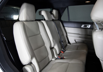 Подержанный автомобиль Ford Explorer 2014 года (11 фото)