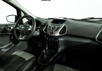 Подержанный автомобиль Ford EcoSport 2016 года (9 фото)