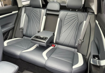 Подержанный автомобиль Geely Atlas 2024 года (23 фото)