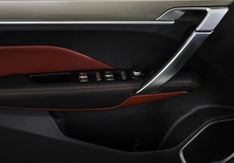 Подержанный автомобиль Geely Coolray 2023 года (23 фото)