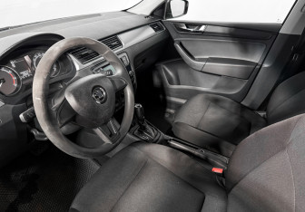 Подержанный автомобиль Skoda Rapid Liftback 2019 года (9 фото)