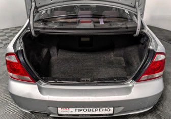 Подержанный автомобиль Nissan Almera Classic 2010 года (18 фото)