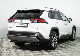 Подержанный автомобиль Toyota RAV4 2020 года (5 фото)