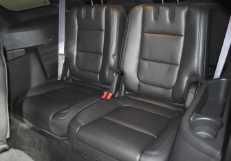 Подержанный автомобиль Ford Explorer 2015 года (12 фото)