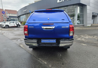 Подержанный автомобиль Toyota Hilux 2016 года (5 фото)