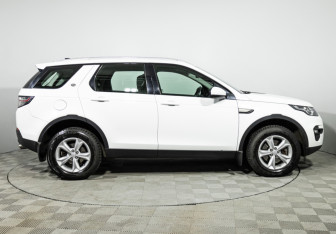 Подержанный автомобиль Land Rover Discovery Sport 2017 года (4 фото)