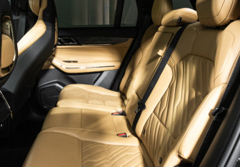 Подержанный автомобиль Lynk&Co 09 2023 года (10 фото)