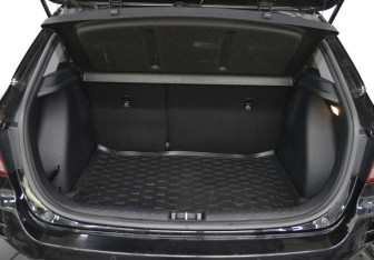 Подержанный автомобиль Kia Rio Hatchback 2022 года (16 фото)