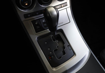 Подержанный автомобиль Mazda 3 Sedan 2011 года (17 фото)