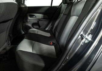 Подержанный автомобиль Chevrolet Cruze Sedan 2014 года (10 фото)