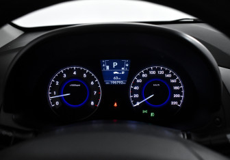 Подержанный автомобиль Hyundai Solaris Sedan 2011 года (16 фото)