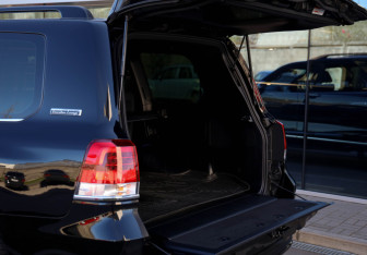 Подержанный автомобиль Toyota Land Cruiser Suv 2019 года (32 фото)