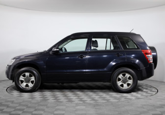 Подержанный автомобиль Suzuki Grand Vitara 2011 года (2 фото)