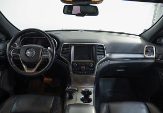 Подержанный автомобиль Jeep Grand Cherokee 2014 года (9 фото)