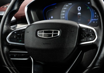Подержанный автомобиль Geely Coolray 2020 года (12 фото)
