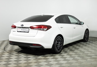 Подержанный автомобиль Kia Cerato Sedan 2018 года (5 фото)