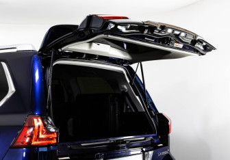 Подержанный автомобиль Lexus LX 2015 года (39 фото)