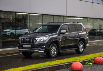 Подержанный автомобиль Toyota Land Cruiser Prado 2019 года (3 фото)