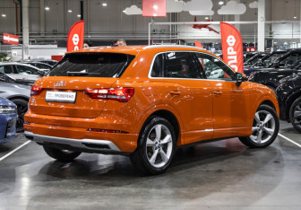 Подержанный автомобиль Audi Q3 2019 года (7 фото)