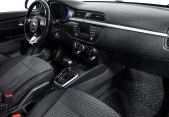 Подержанный автомобиль Kia Rio Sedan 2017 года (13 фото)