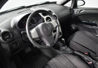 Подержанный автомобиль Opel Corsa 2007 года (9 фото)