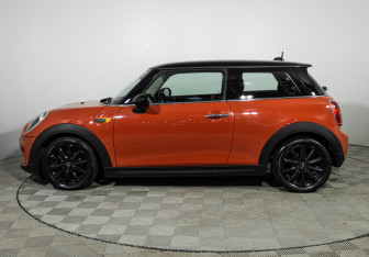 Подержанный автомобиль MINI Hatch 2018 года (8 фото)