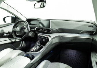 Подержанный автомобиль Peugeot 5008 Suv 2018 года (9 фото)