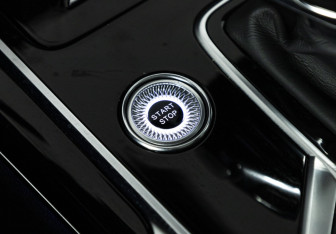 Подержанный автомобиль Hongqi HS5 2023 года (19 фото)