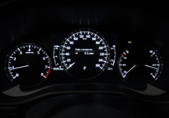 Подержанный автомобиль Mazda 3 Hatchback 2019 года (12 фото)