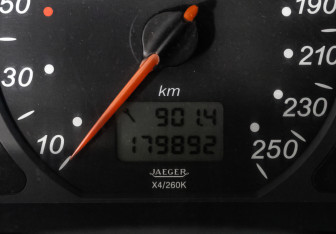 Подержанный автомобиль Citroen C5 Liftback 2001 года (16 фото)