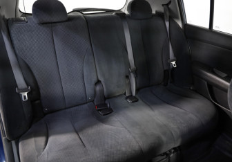 Подержанный автомобиль Nissan Tiida Hatchback 2011 года (19 фото)